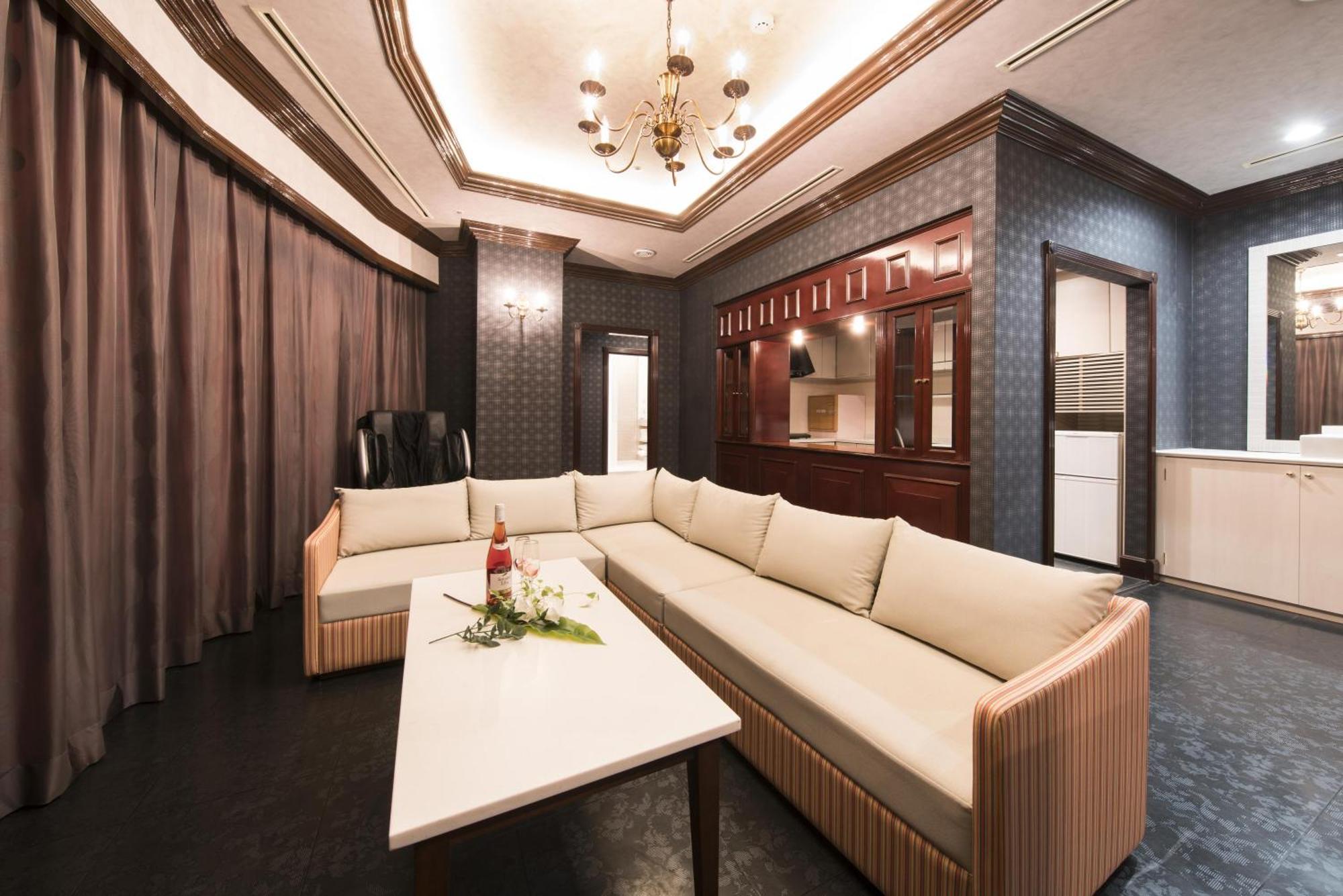Hotel Alps (Adults Only) Osaka Bagian luar foto