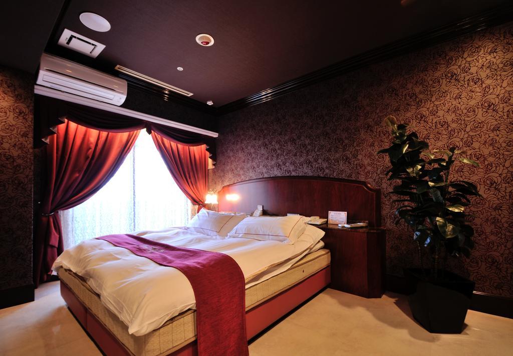Hotel Alps (Adults Only) Osaka Bagian luar foto