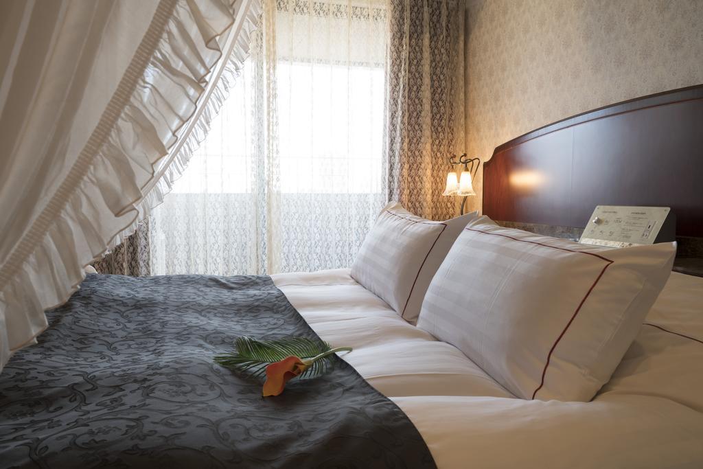 Hotel Alps (Adults Only) Osaka Bagian luar foto