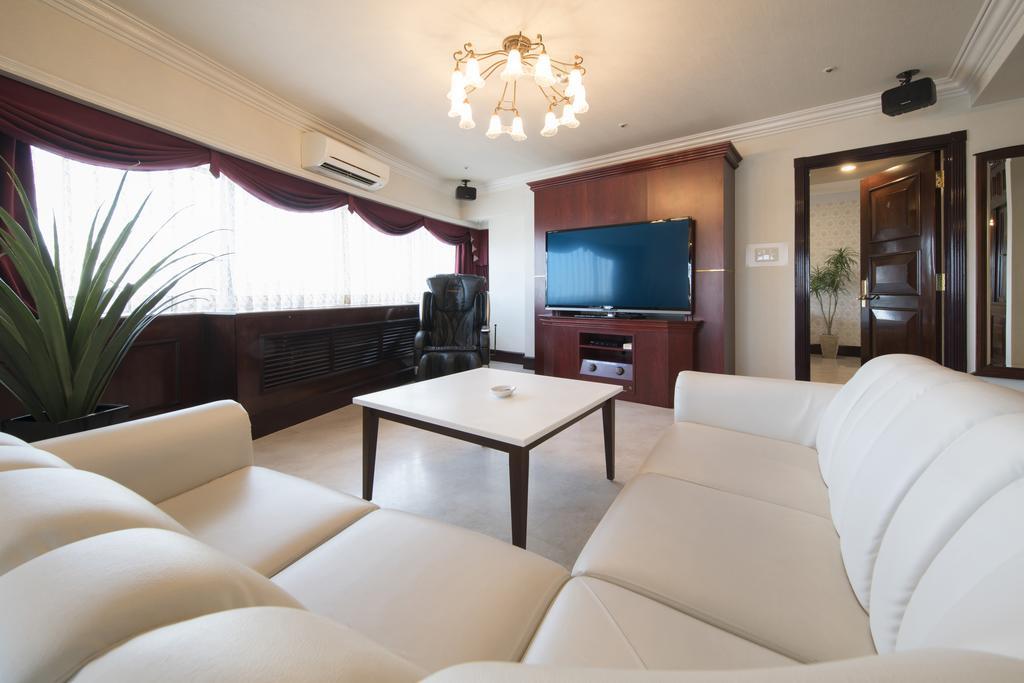 Hotel Alps (Adults Only) Osaka Bagian luar foto