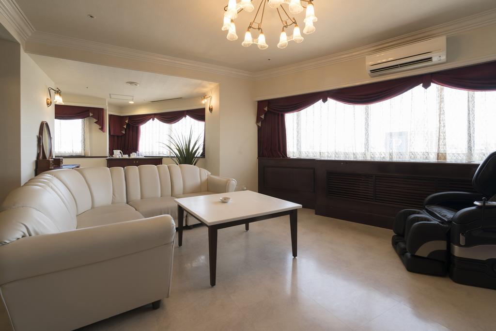 Hotel Alps (Adults Only) Osaka Bagian luar foto