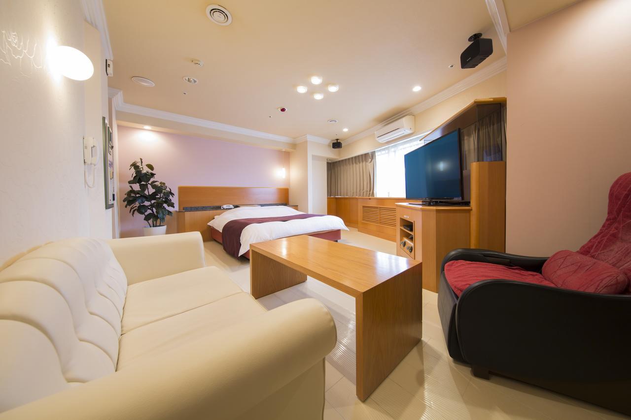 Hotel Alps (Adults Only) Osaka Bagian luar foto