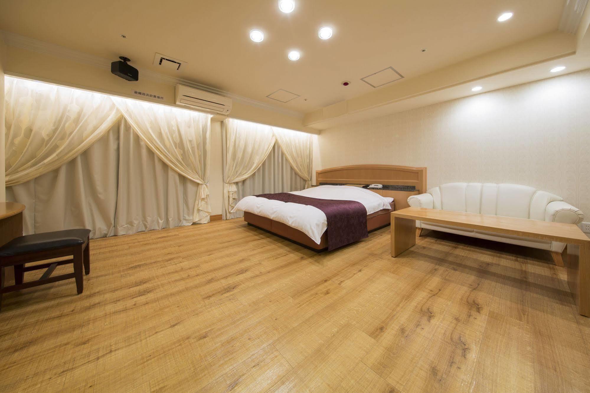 Hotel Alps (Adults Only) Osaka Bagian luar foto