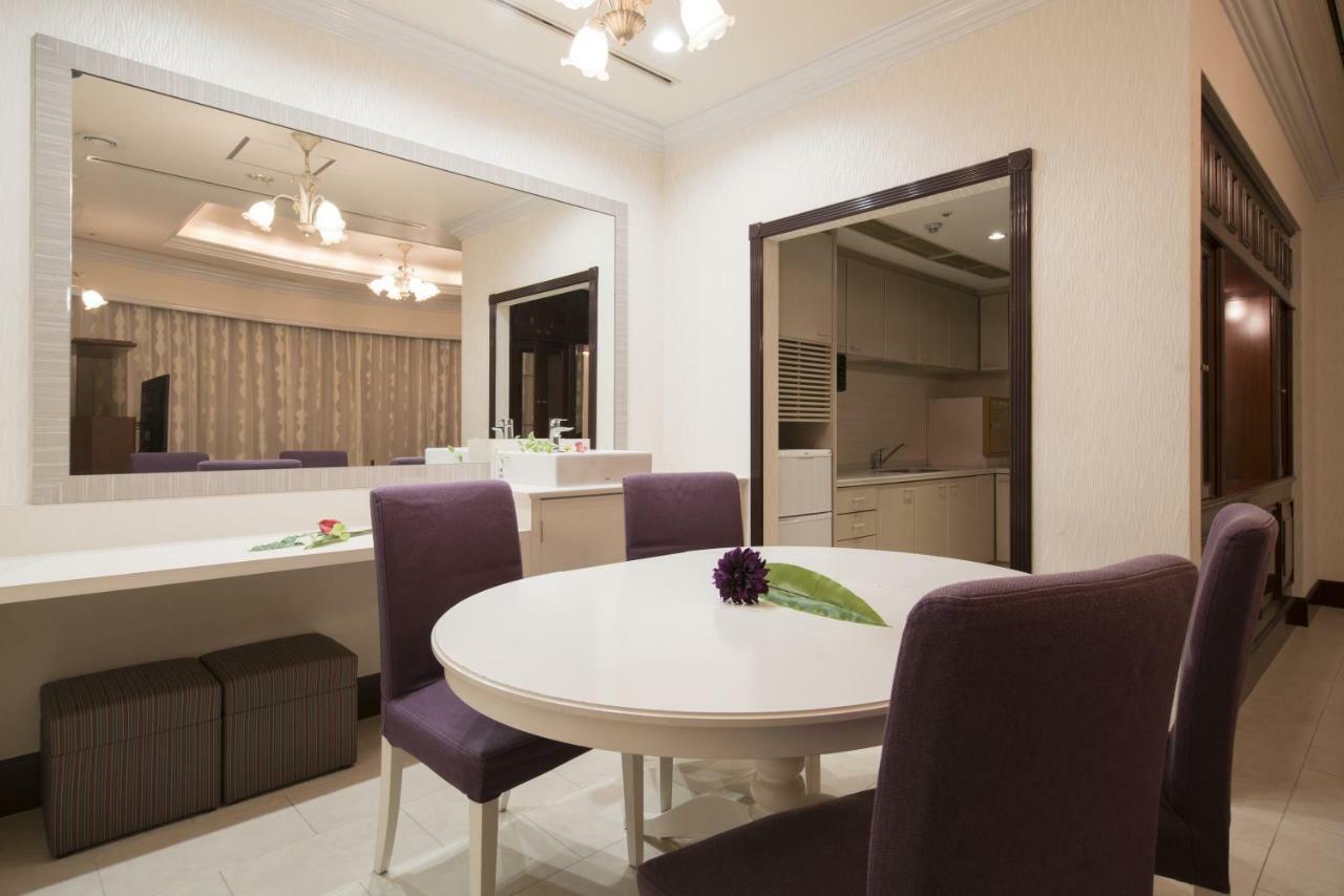 Hotel Alps (Adults Only) Osaka Bagian luar foto
