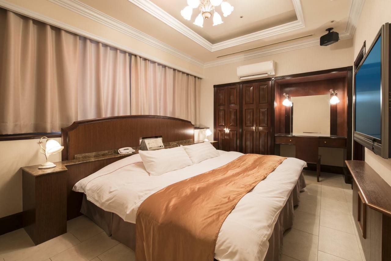 Hotel Alps (Adults Only) Osaka Bagian luar foto